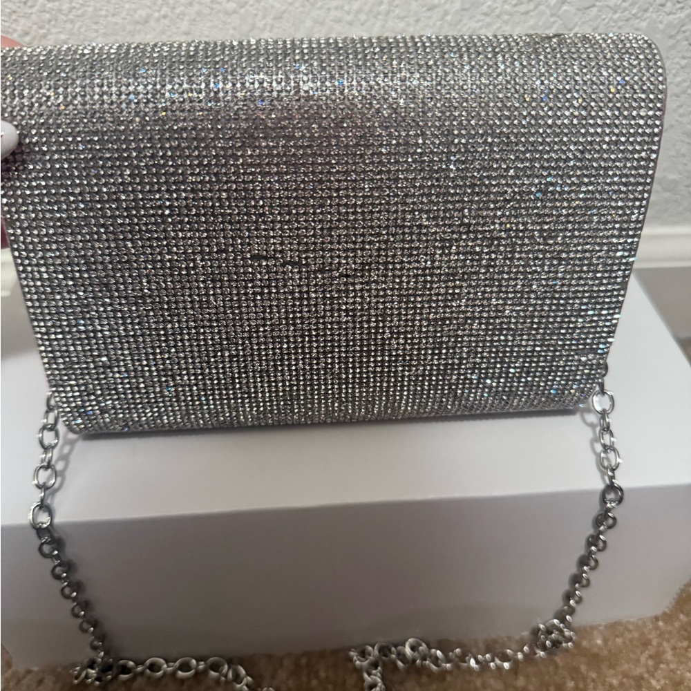 Elegant Silver Clutch Bag - Picture 2 of 4